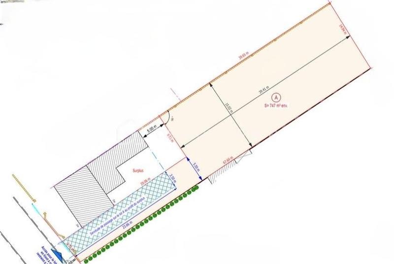 Terrain - 747 m²