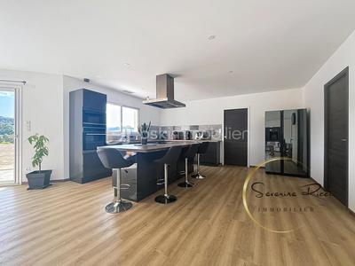 Villa - 181 m² - 6 pièces