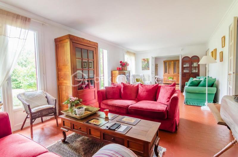 Pavillon - 180 m² - 7 pièces