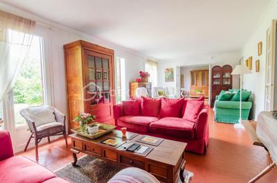 Pavillon - 180 m² - 7 pièces