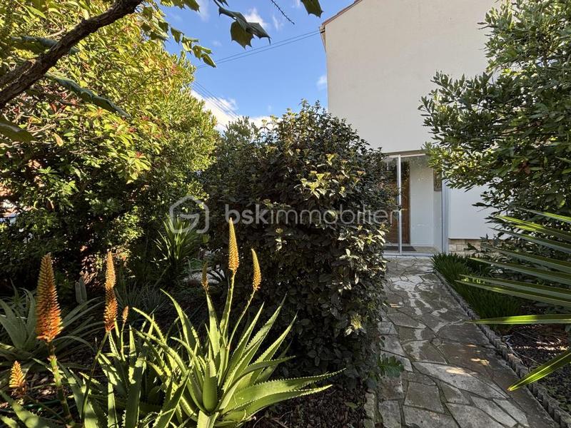 Maison traditionnelle - 145 m² - 4 pièces