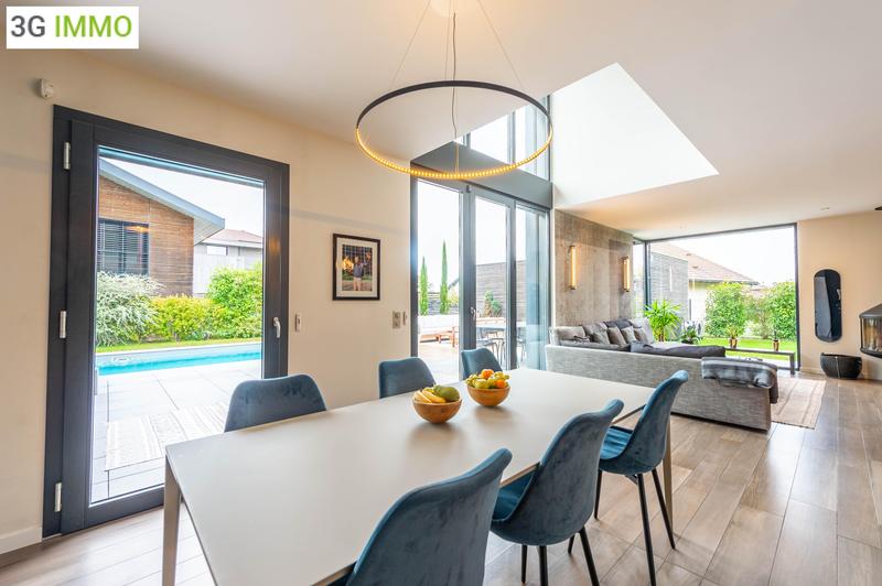 Villa - 222 m² - 5 pièces