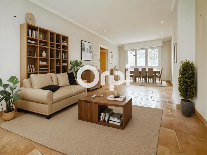 Maison - 93 m² - 5 pièces