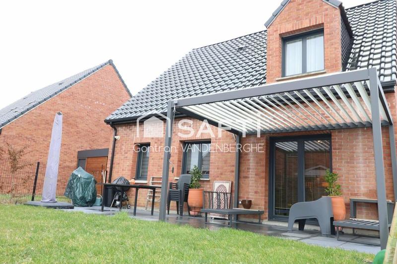 Maison - 95 m² - 5 pièces