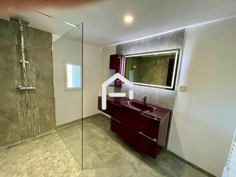 Demeure - 257 m² - 8 pièces