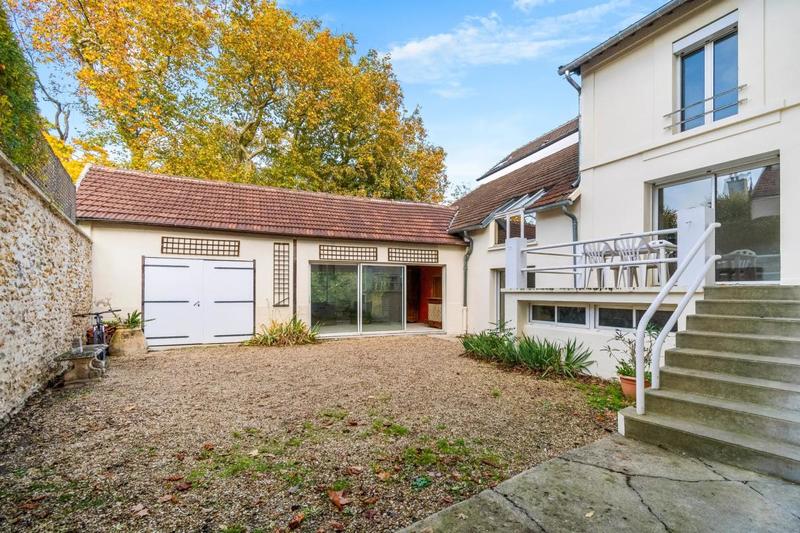 Corps de ferme - 237 m² - 9 pièces