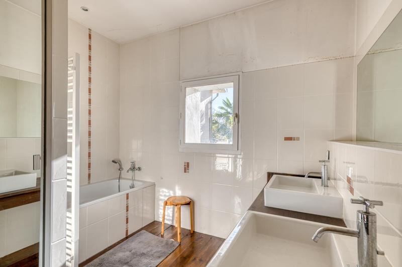 Maison - 342 m² - 9 pièces