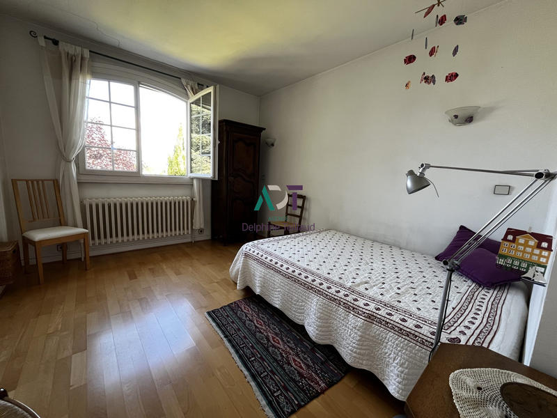 Maison - 249 m² - 9 pièces