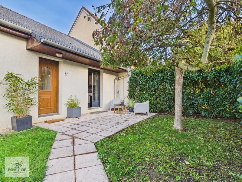 Maison - 180 m² - 8 pièces