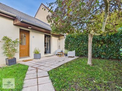 Maison - 180 m² - 8 pièces