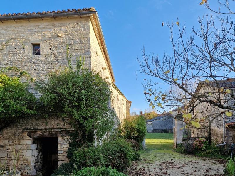 Propriété - 376 m² - 12 pièces