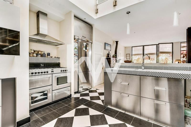 Maison - 195 m² - 6 pièces