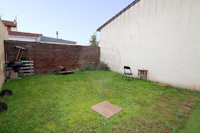 Maison - 142 m² - 9 pièces