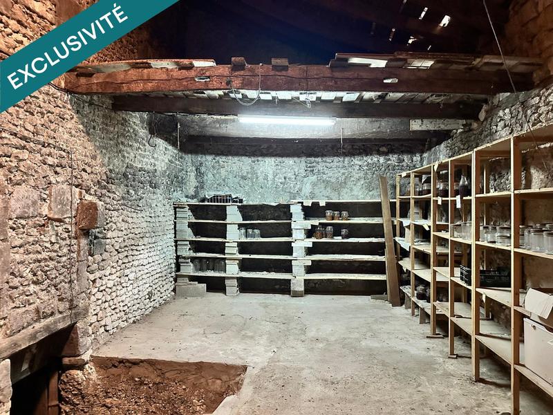 Maison - 200 m² - 2 pièces