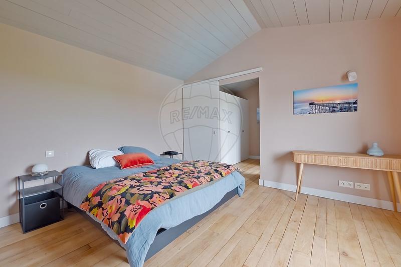 Propriété - 330 m² - 7 pièces