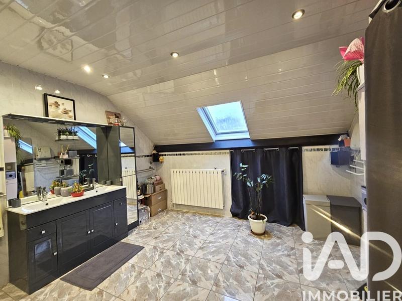 Maison - 197 m² - 7 pièces