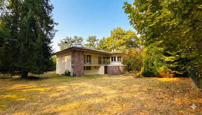 Maison - 250 m² - 9 pièces