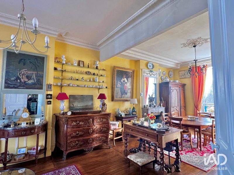 Maison - 176 m² - 10 pièces