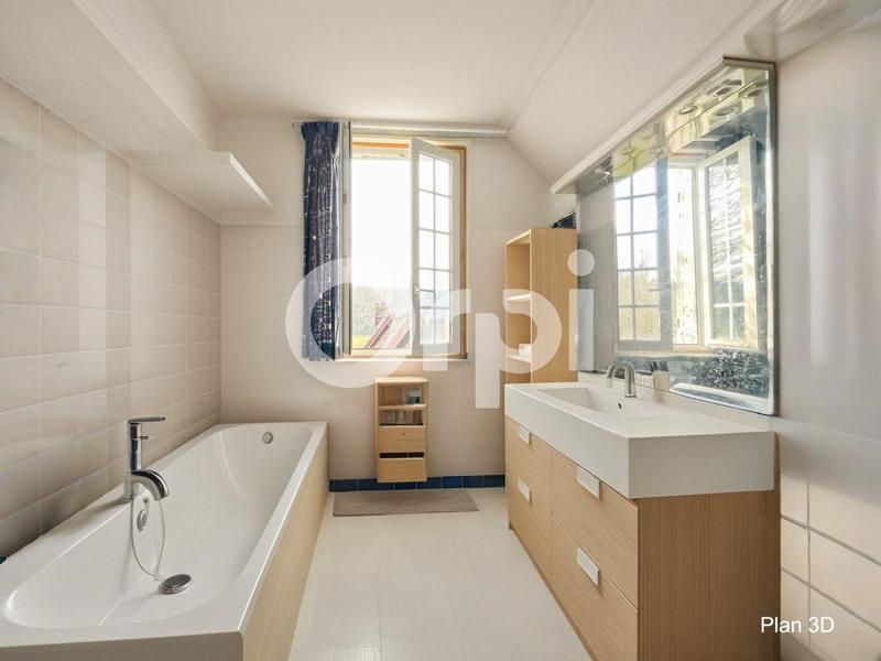 Maison - 300 m² - 8 pièces