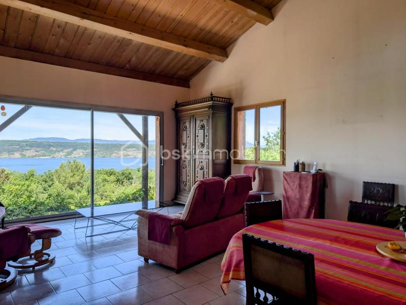 Propriété - 257 m² - 11 pièces