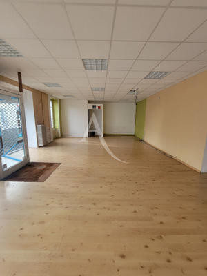 Local commercial - 148 m² - 3 pièces