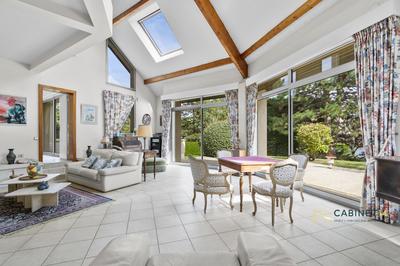 Maison contemporaine - 250 m² - 8 pièces