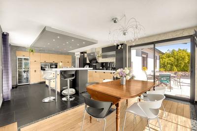 Maison - 192 m² - 5 pièces