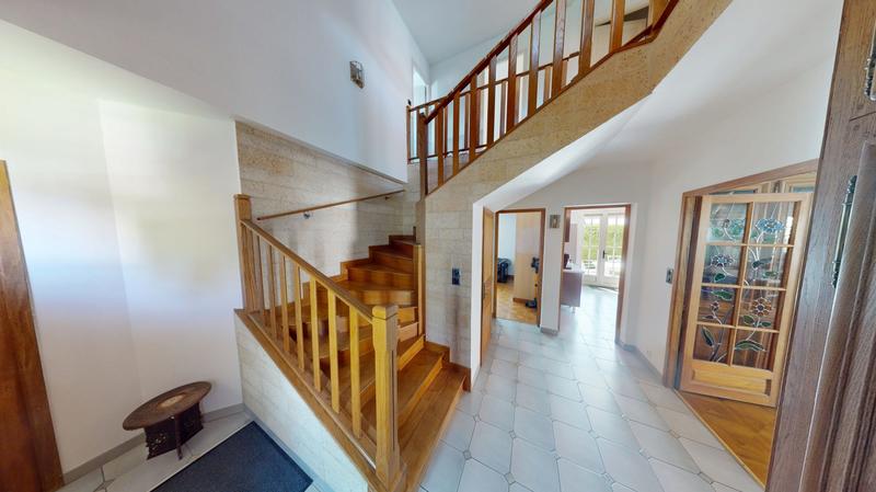 Maison - 180 m² - 6 pièces