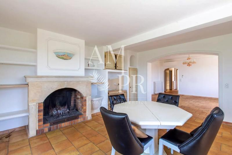 Villa - 181 m² - 7 pièces