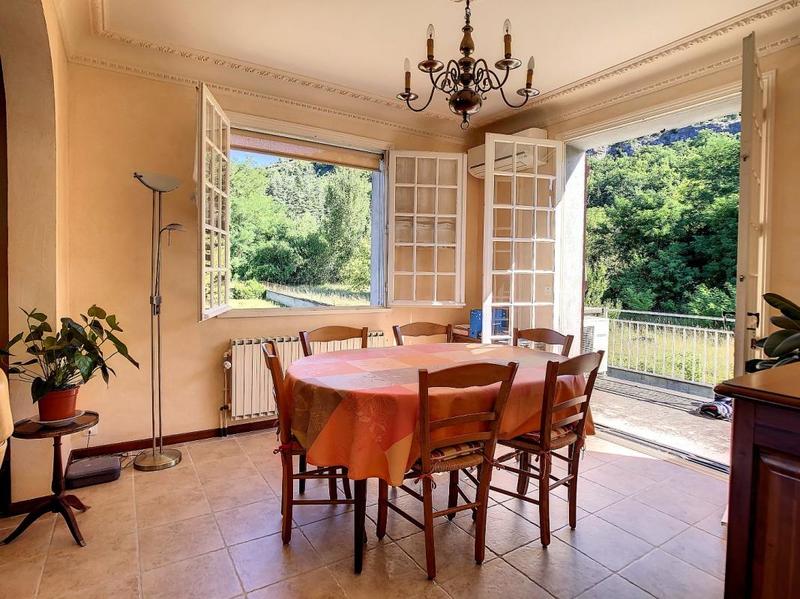 Maison - 185 m² - 5 pièces