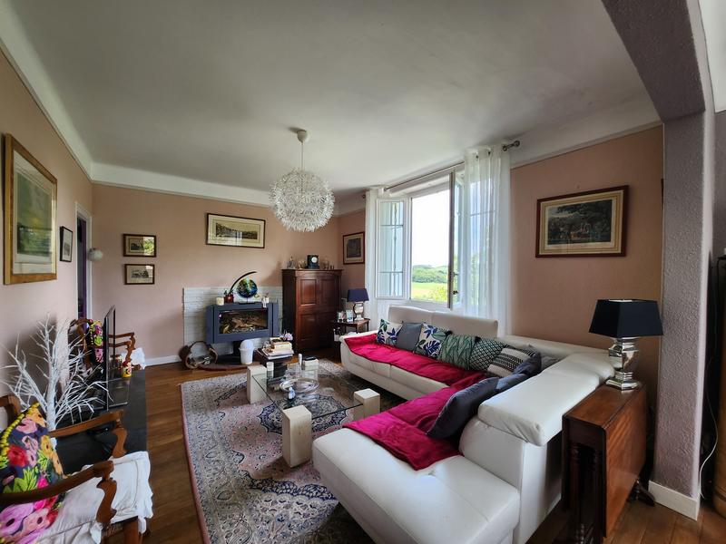 Maison - 150 m² - 8 pièces