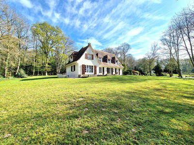 Maison - 300 m² - 10 pièces