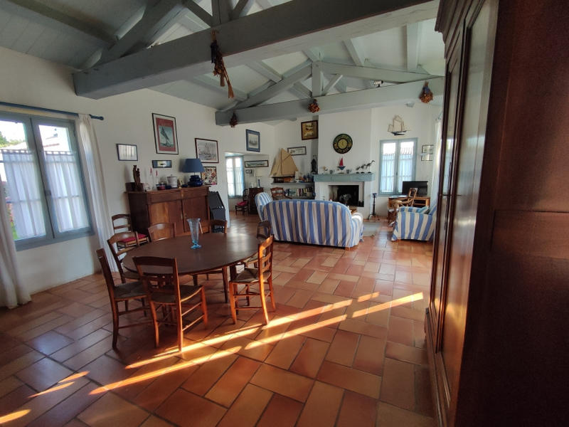 Propriété - 207 m² - 12 pièces