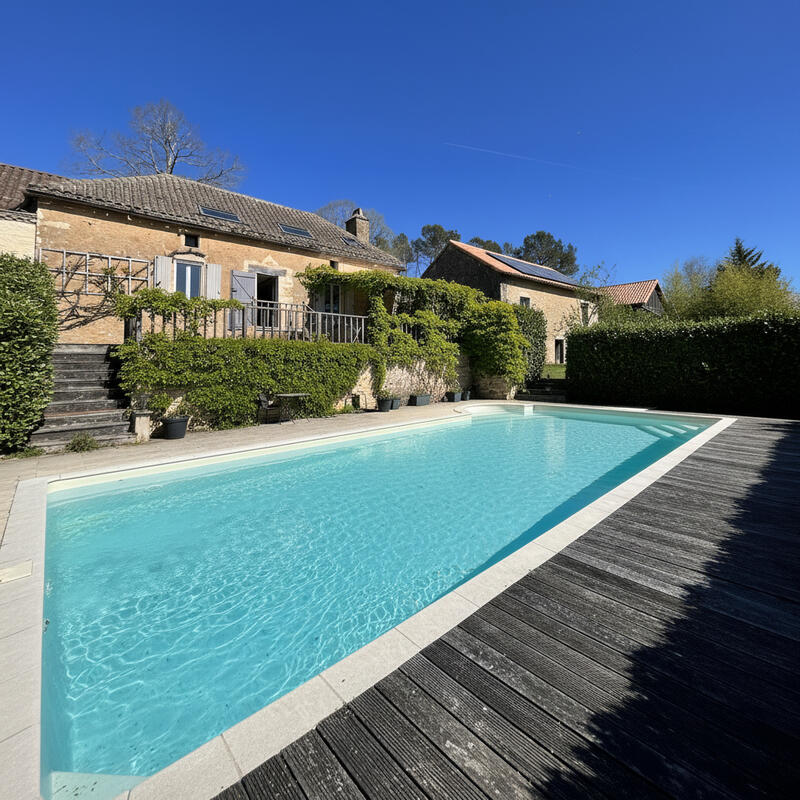 Maison - 200 m² - 8 pièces