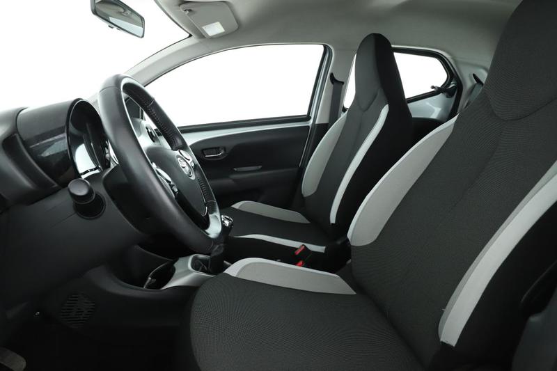 Toyota Aygo 1.0 Vvt-i X-Play 5p 69 ch