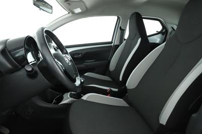 Toyota Aygo 1.0 Vvt-i X-Play 5p 69 ch