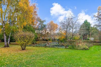 Maison - 206 m² - 8 pièces