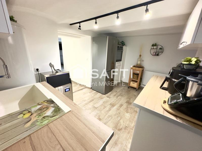 Maison - 199 m² - 8 pièces