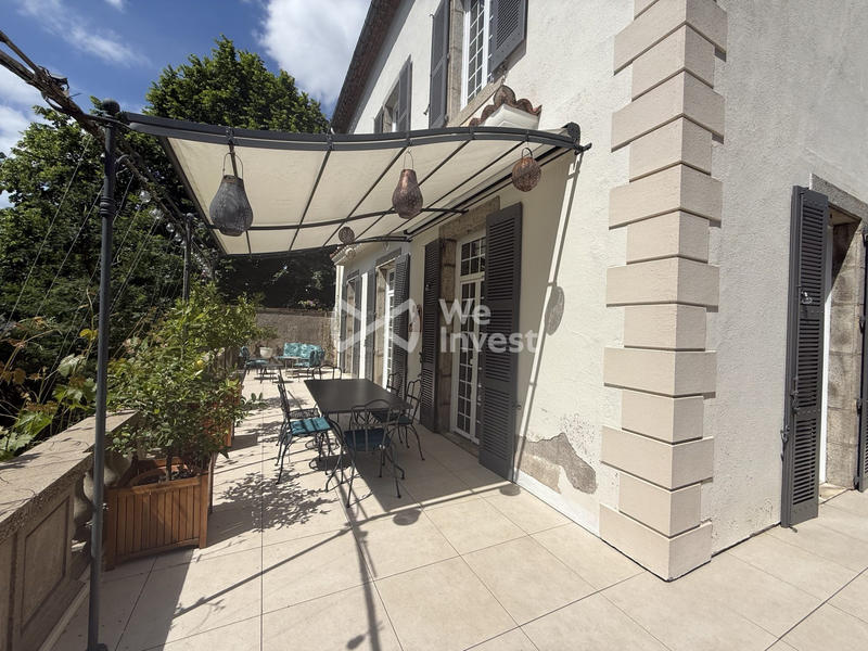 Maison - 268 m² - 9 pièces