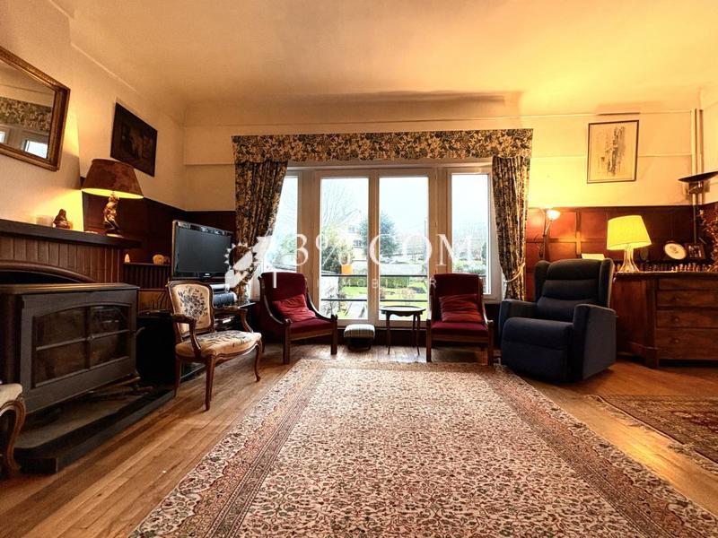 Maison - 192 m² - 10 pièces