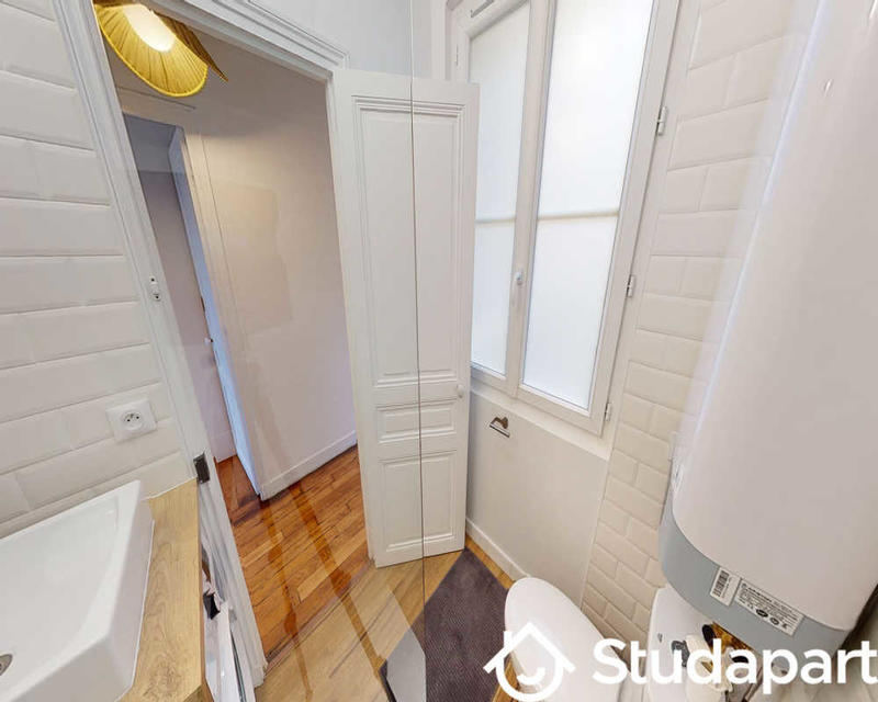 Chambre - 150 m² - 1 pièce