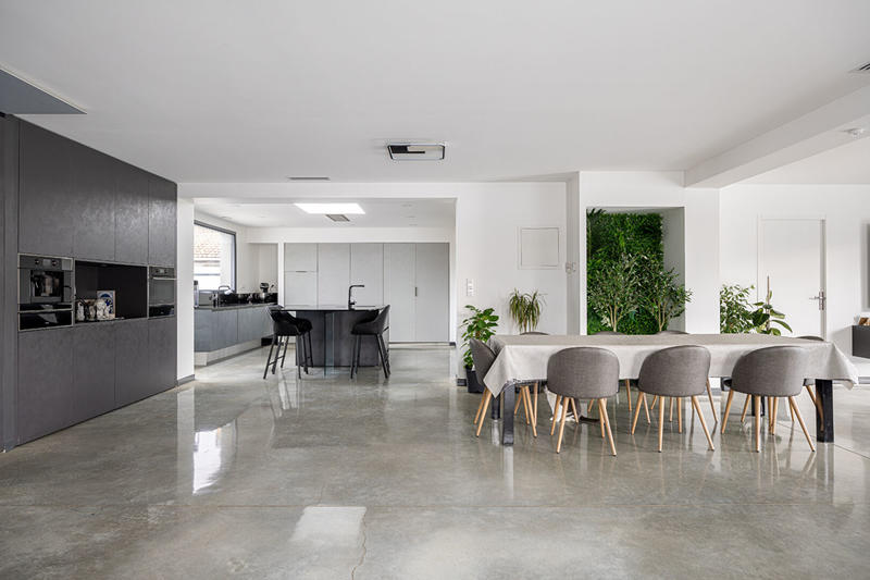 Maison - 262 m² - 7 pièces