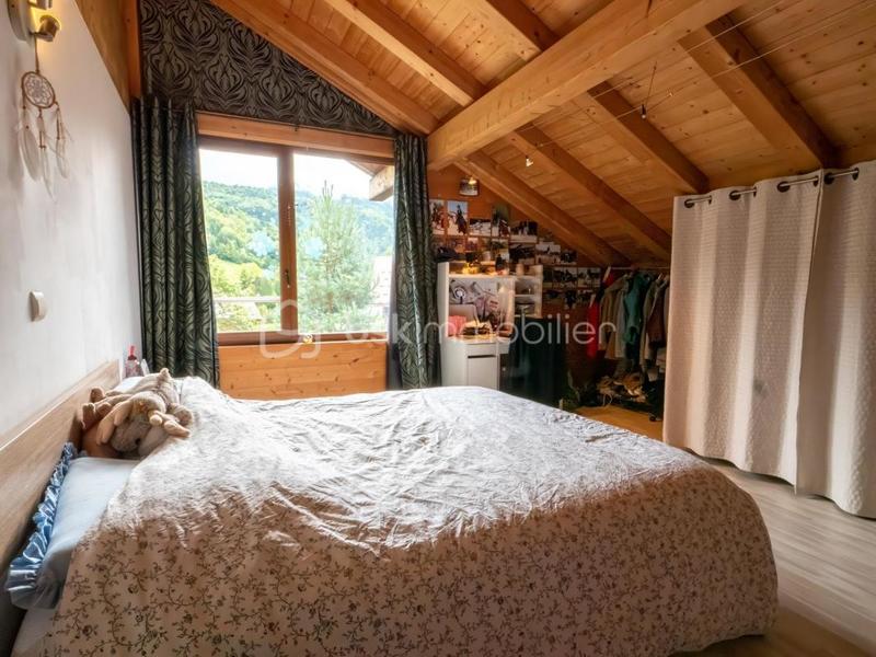 Maison - 190 m² - 8 pièces