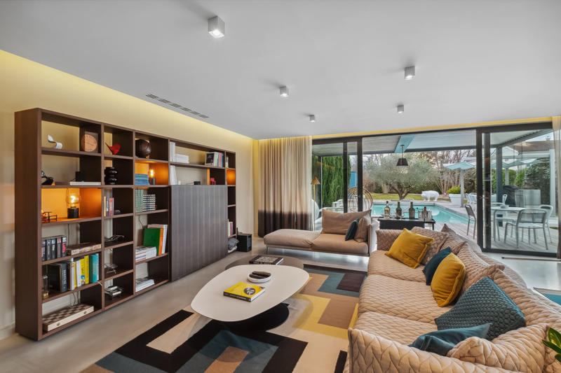 Maison - 203 m² - 6 pièces