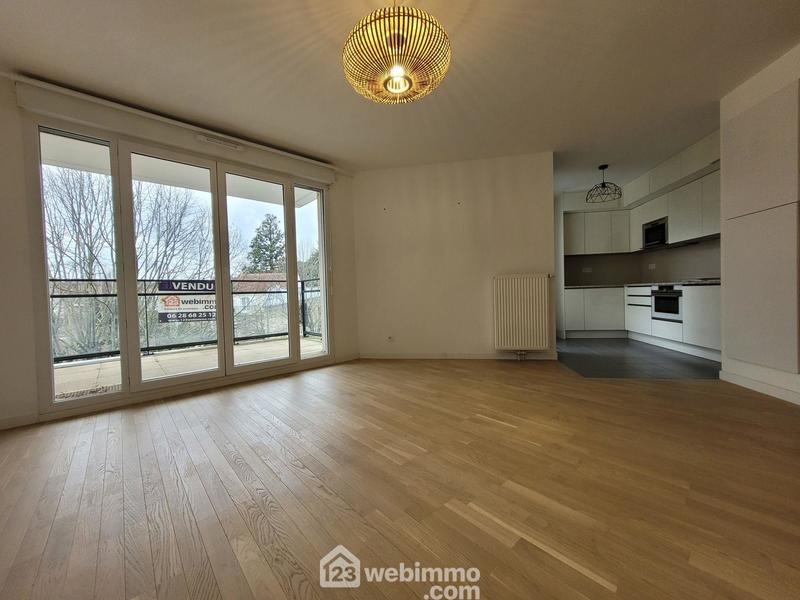 Appartement - 82 m² - 4 pièces
