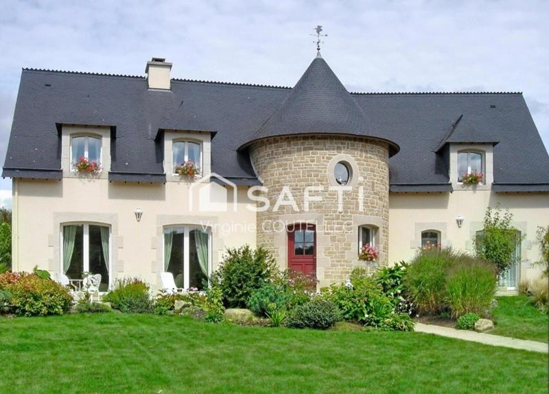 Maison - 254 m² - 12 pièces