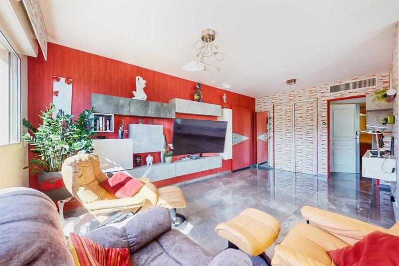 Appartement ancien - 71 m² - 3 pièces