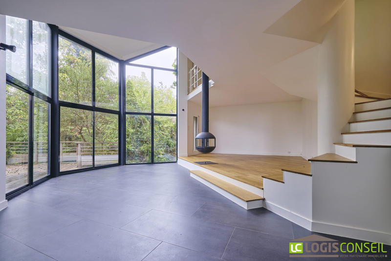 Maison contemporaine - 201 m² - 9 pièces