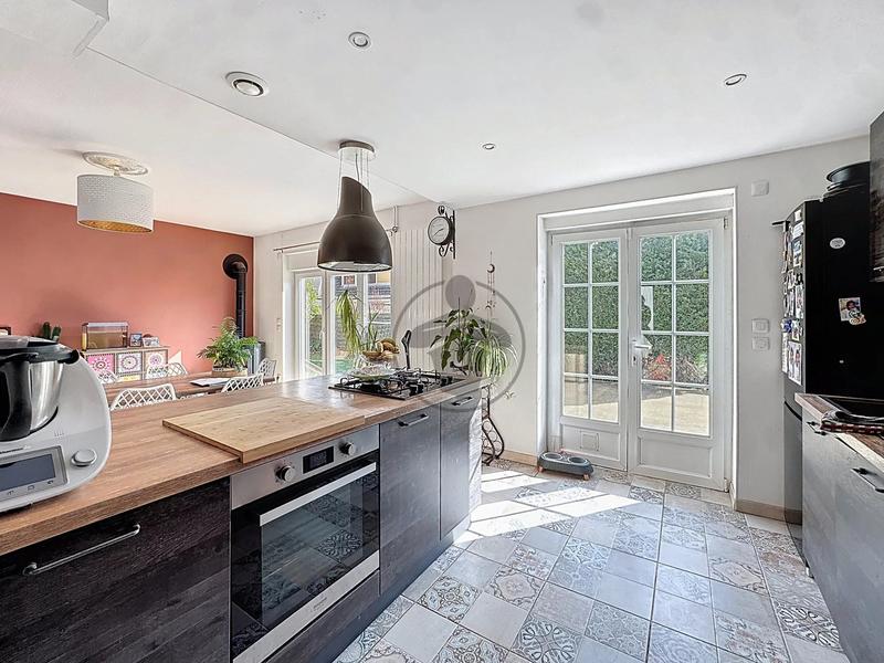 Maison - 96 m² - 5 pièces