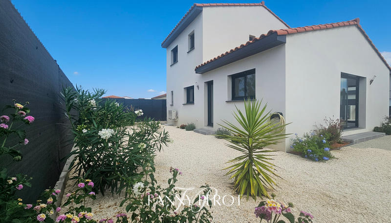 Maison - 90 m² - 4 pièces